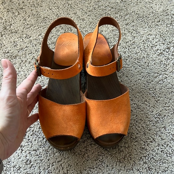 Lotta From Stockholm Shoes - Lotta from Stockholm orange clog sandals